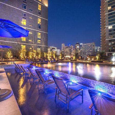 Downtown Dallas Apt With View Walking Distance To Aac With Free Parking Pool Wifi Экстерьер фото