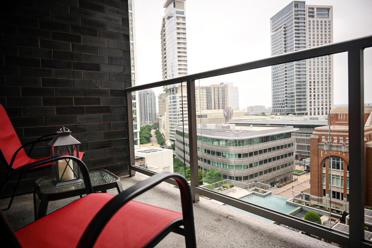 Downtown Dallas Apt With View Walking Distance To Aac With Free Parking Pool Wifi Экстерьер фото